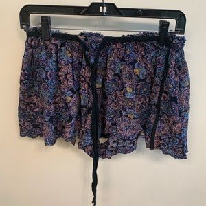 Ecote Pattern Flowy Shorts